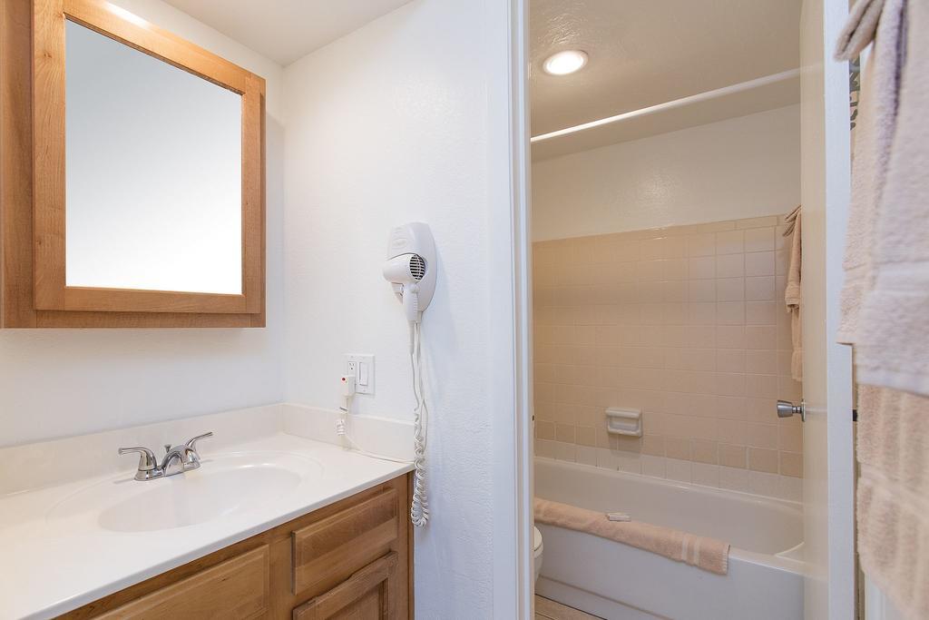 Fantasy Island - Daytona Beach Shores Aparthotel Ngoại thất bức ảnh